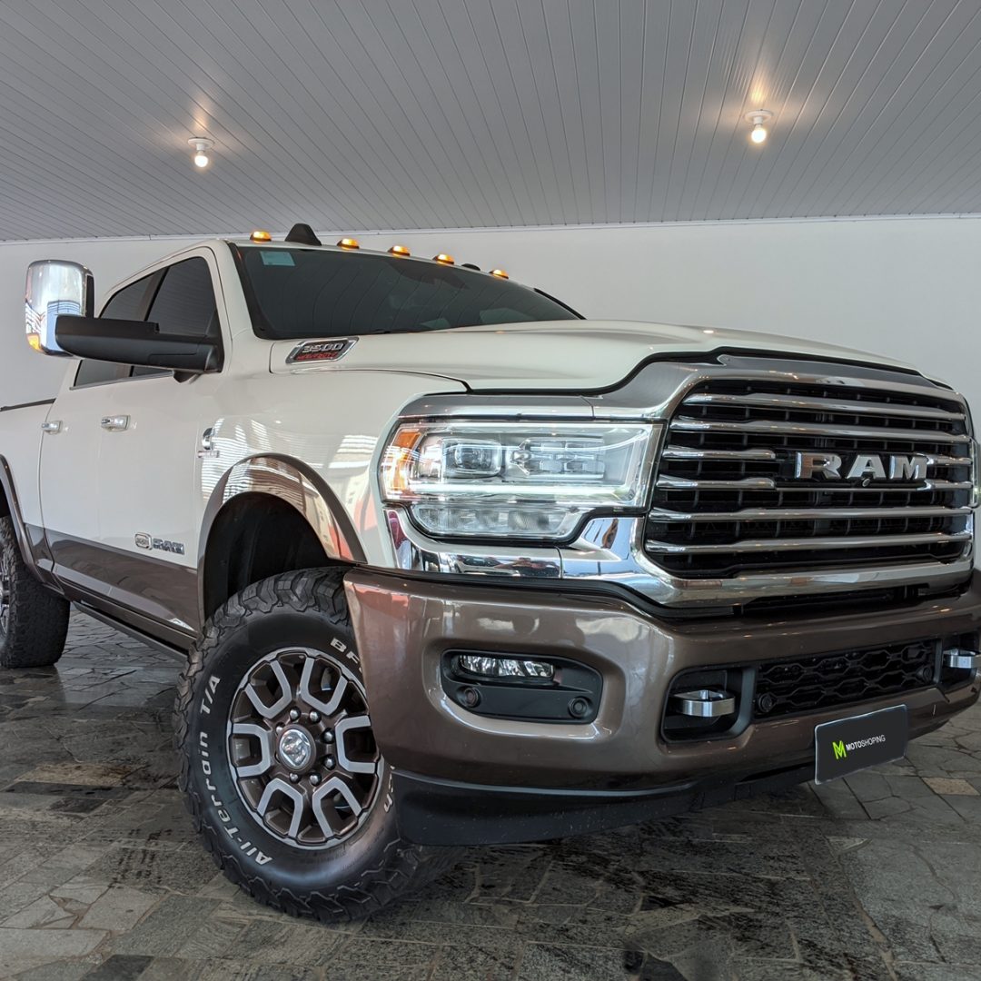 1 RAM 3500 LARAMIE LONGHORN 2022