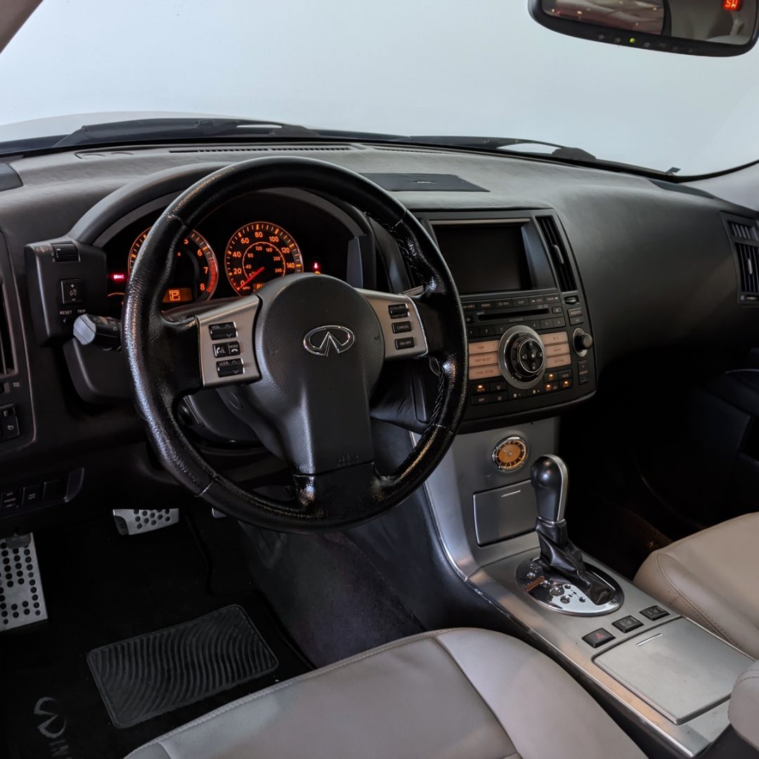 10 Infiniti FX35 V6 gasolina 2008