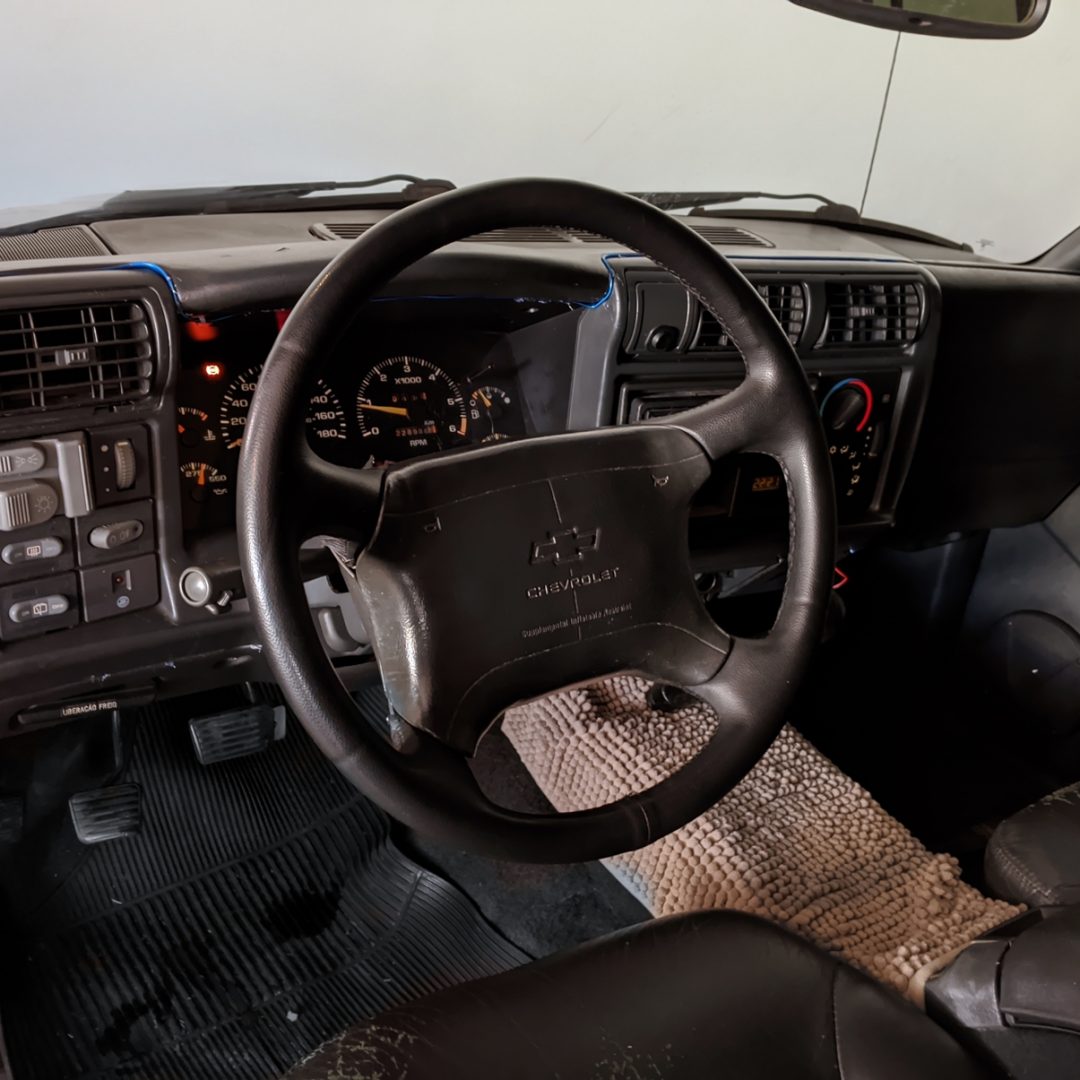 11 Blazer Executive 4.3 V6 gasolina 2000