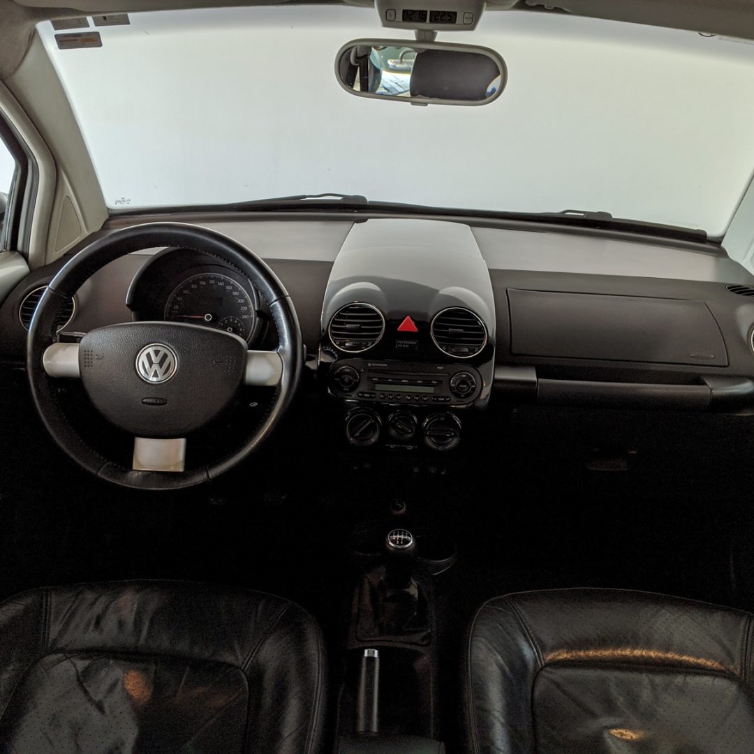 11 New Beetle 2.0 gasolina 2008