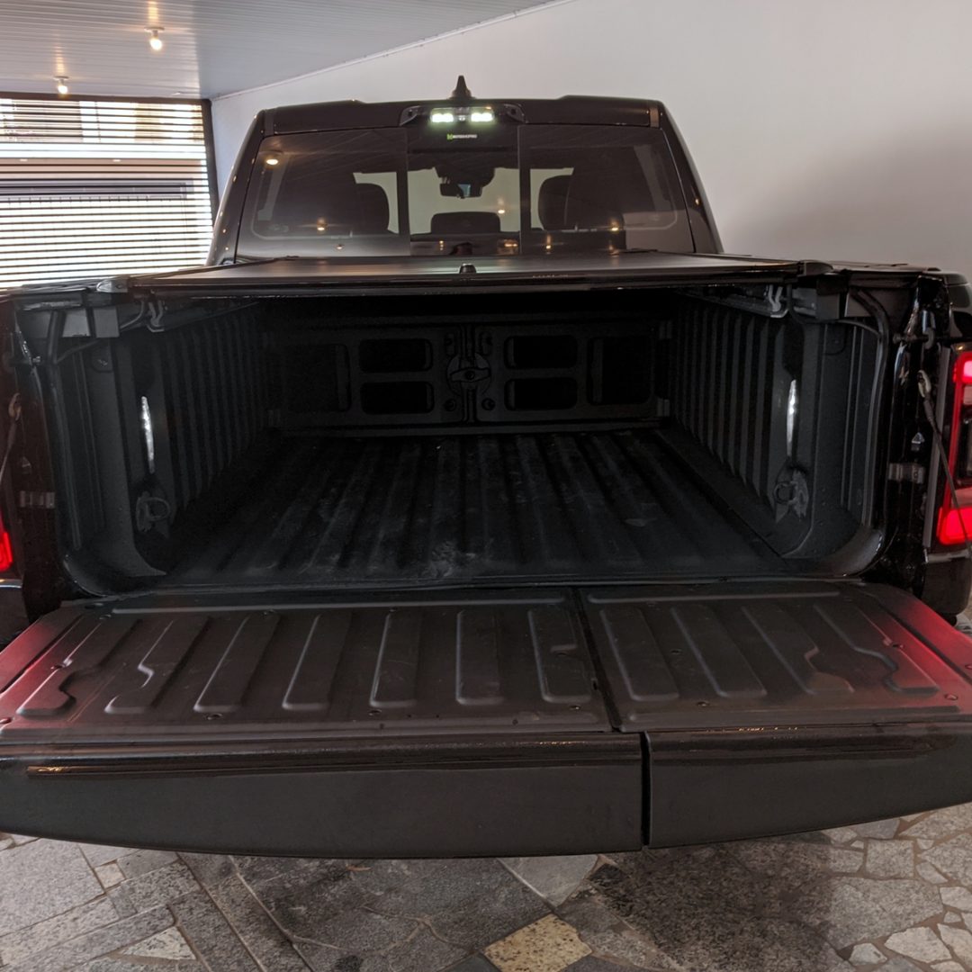 11 RAM 1500 LIMITED NIGHT EDITION V8 2024