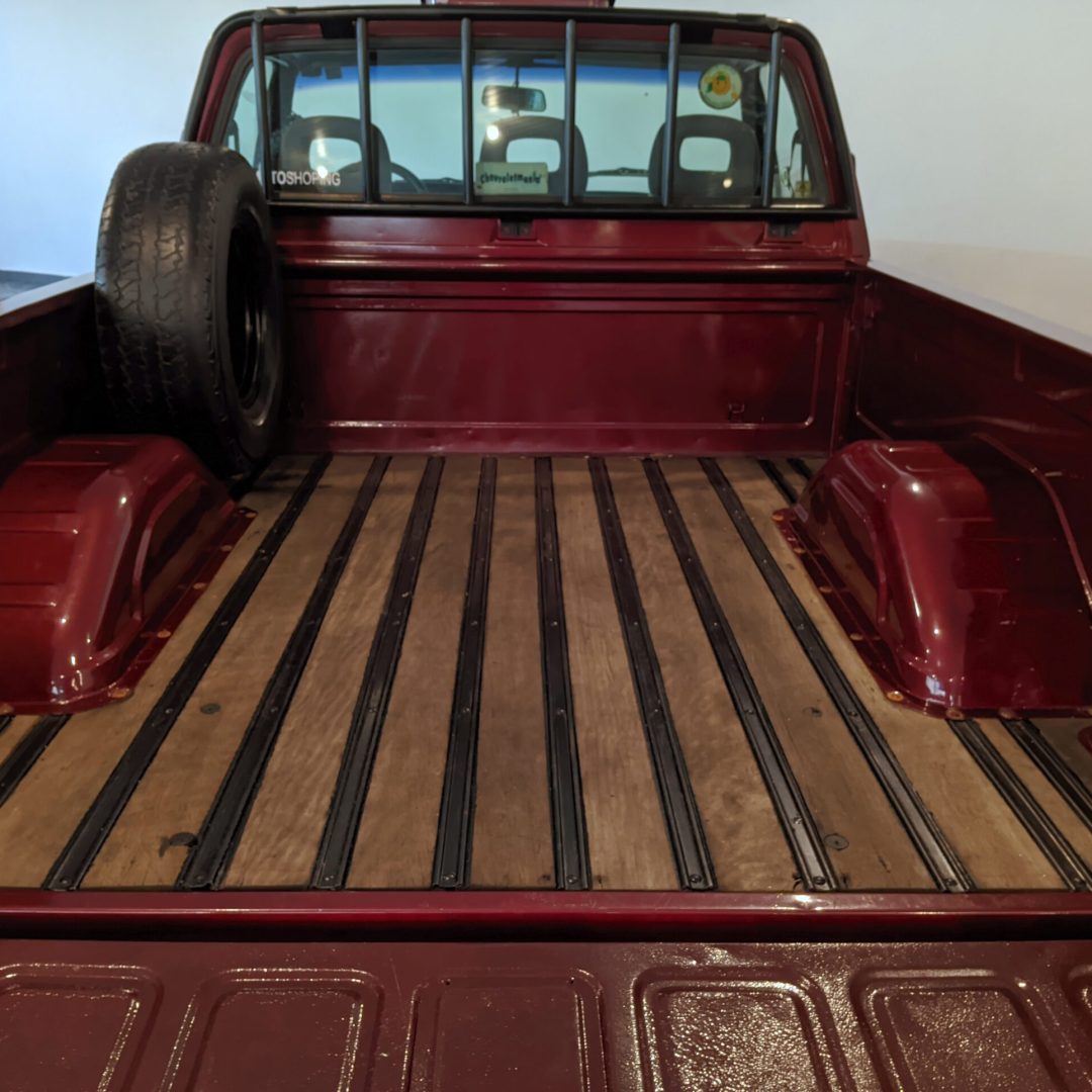 13 D-20 Custom S 4.0 diesel 1995