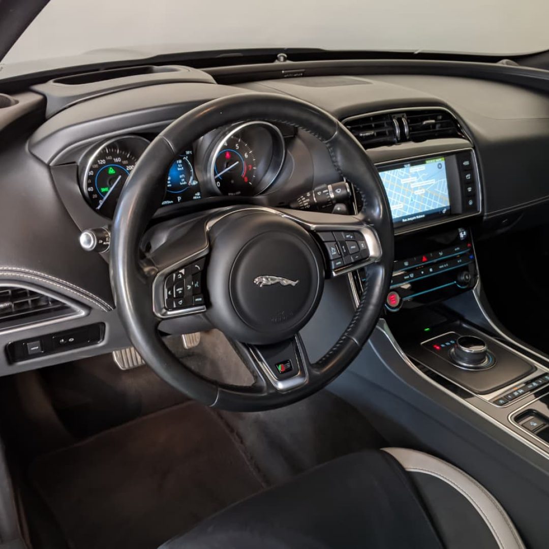 13 Jaguar XE S 3.0 gasolina 2017 2