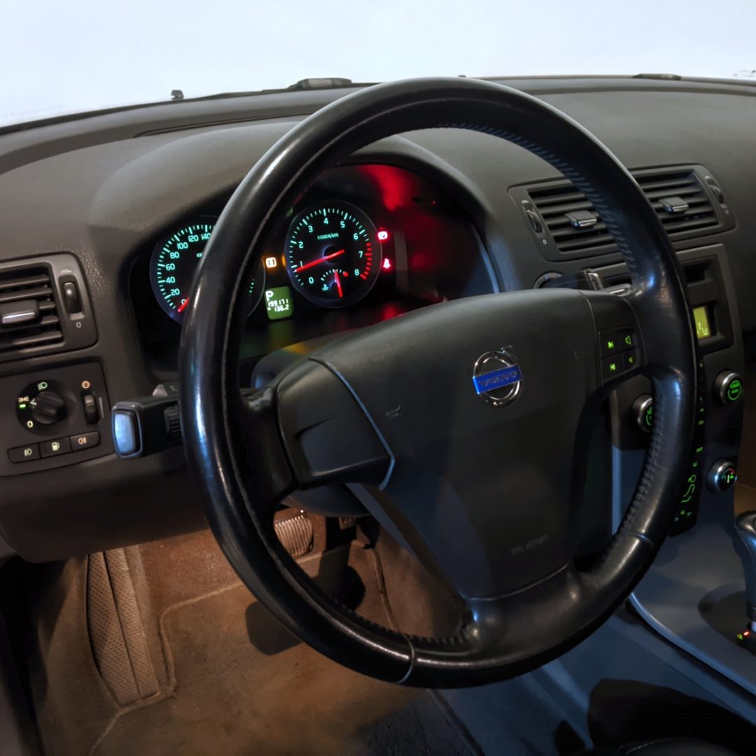 13 Volvo V50 2.0 gasolina 2010