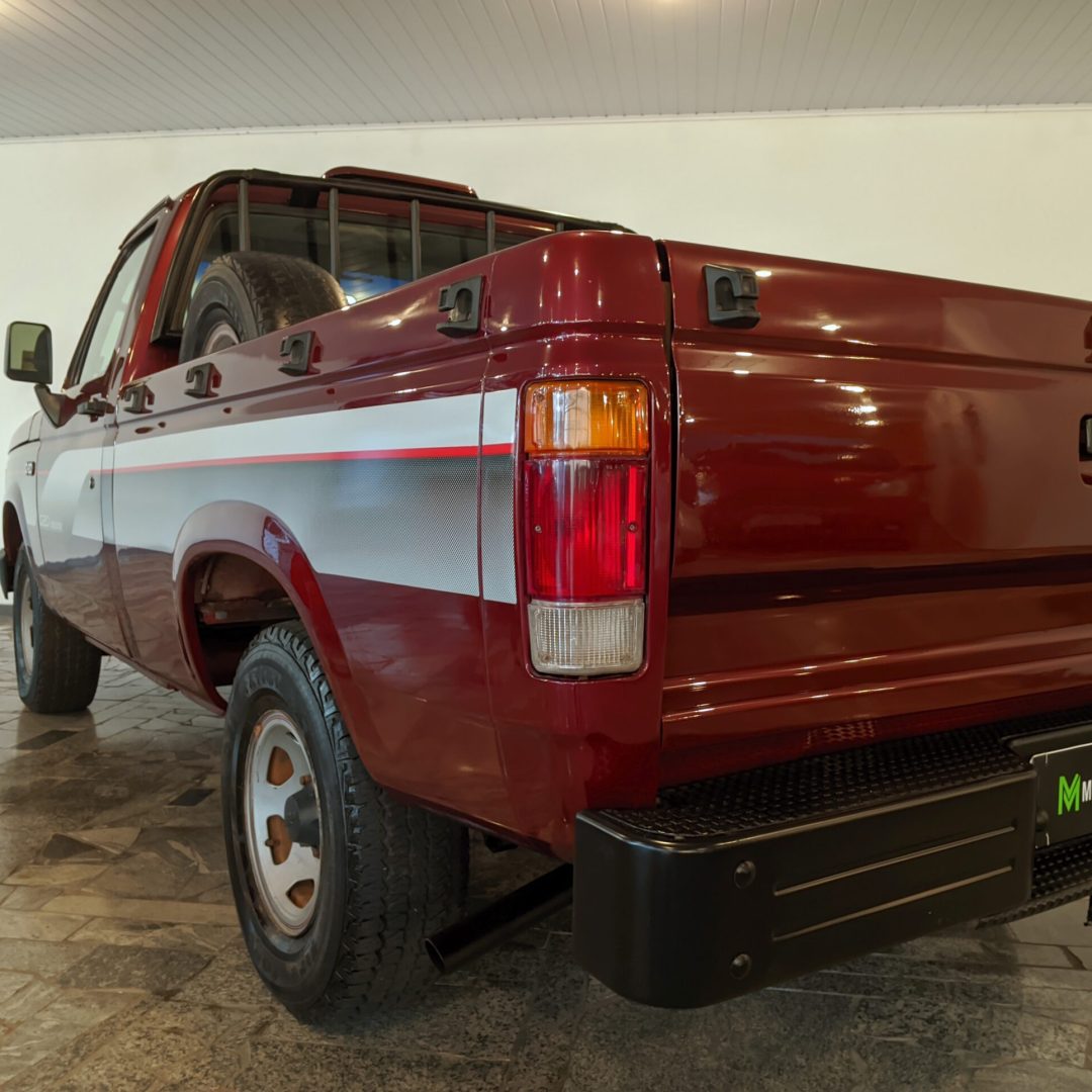 14 D-20 Custom S 4.0 diesel 1995