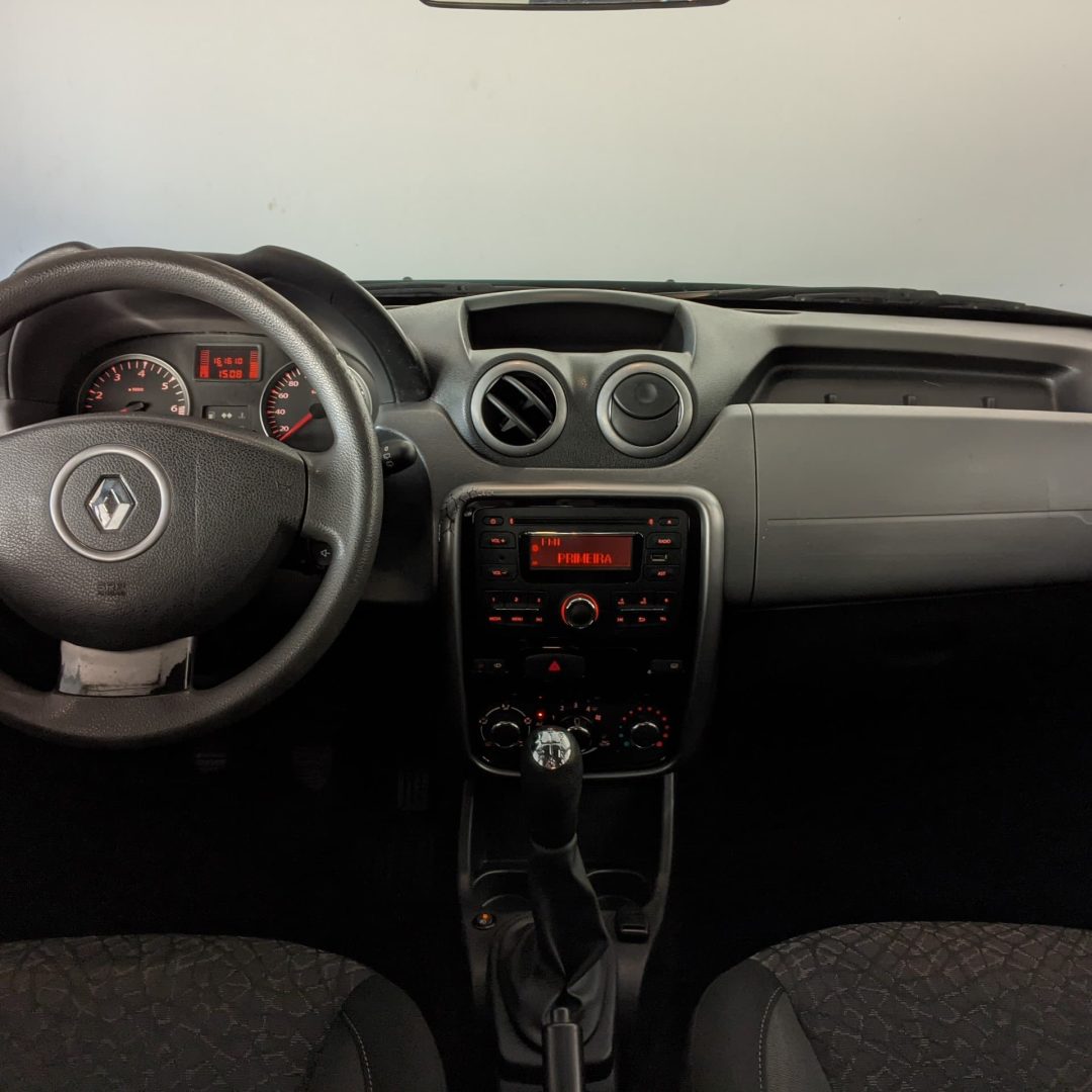 14 Duster Expression 1.6 flex 2015