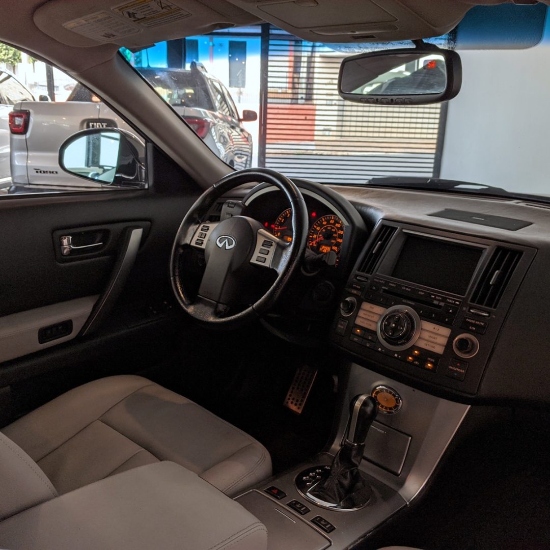 14 Infiniti FX35 V6 gasolina 2008