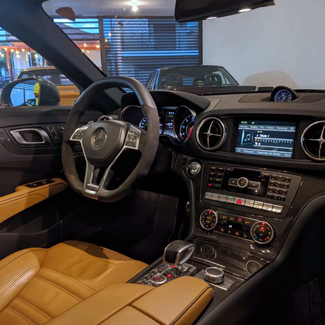 14 Mercedes-Benz SL63 AMG (P30) gasolina 2013