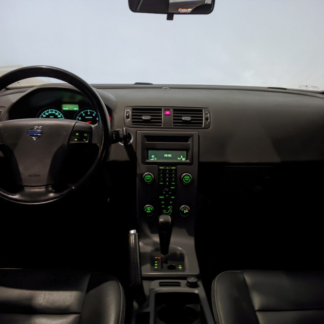 14 Volvo V50 2.0 gasolina 2010