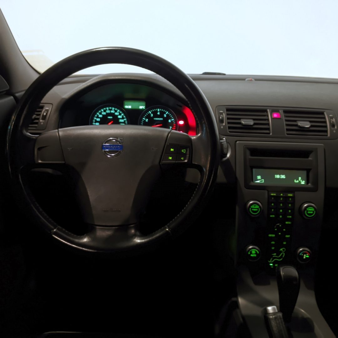 15 Volvo V50 2.0 gasolina 2010