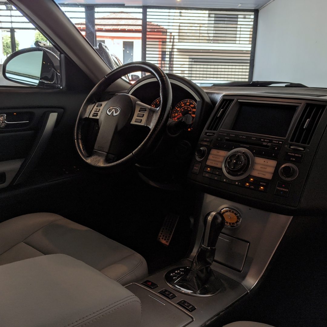 16 Infiniti FX35 V6 gasolina 2008