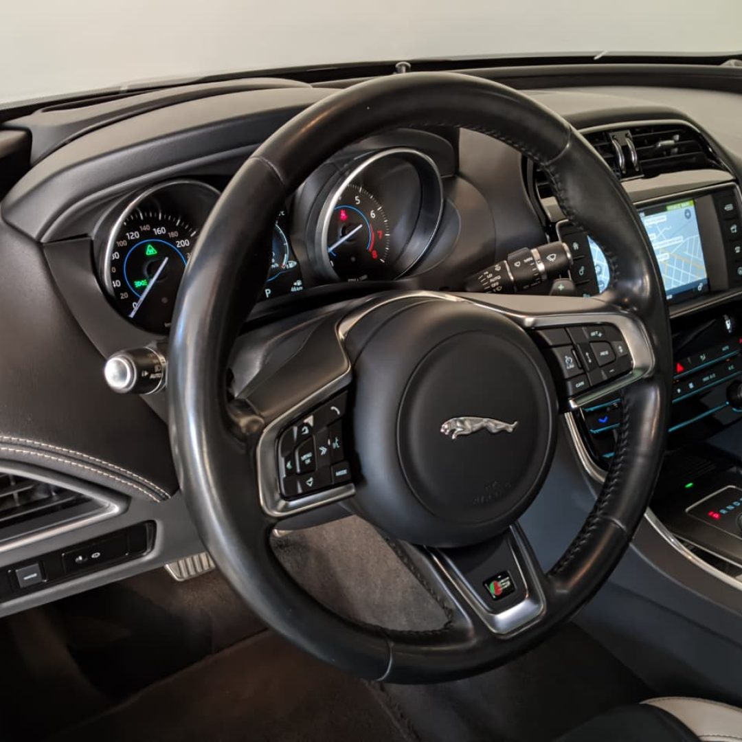 16 Jaguar XE S 3.0 gasolina 2017 2