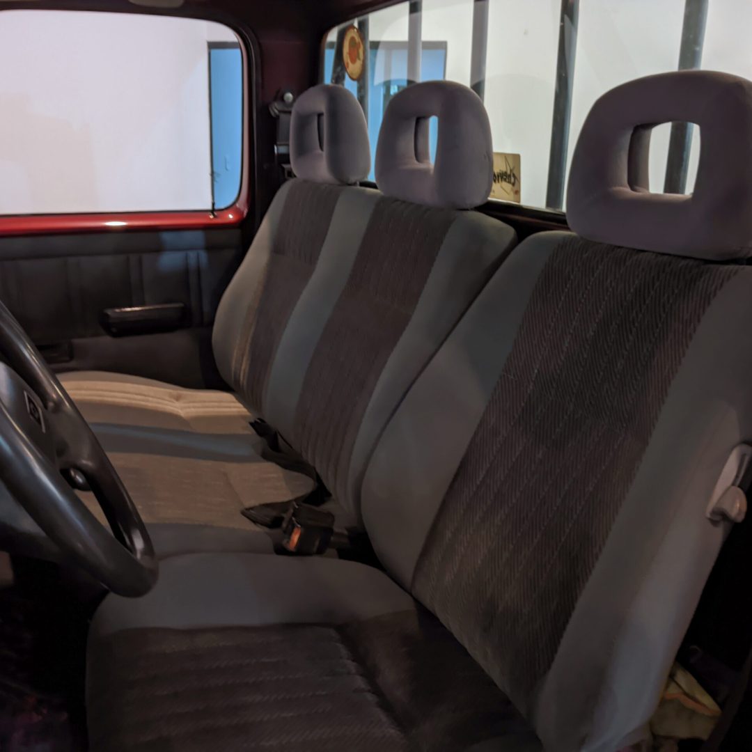 17 D-20 Custom S 4.0 diesel 1995