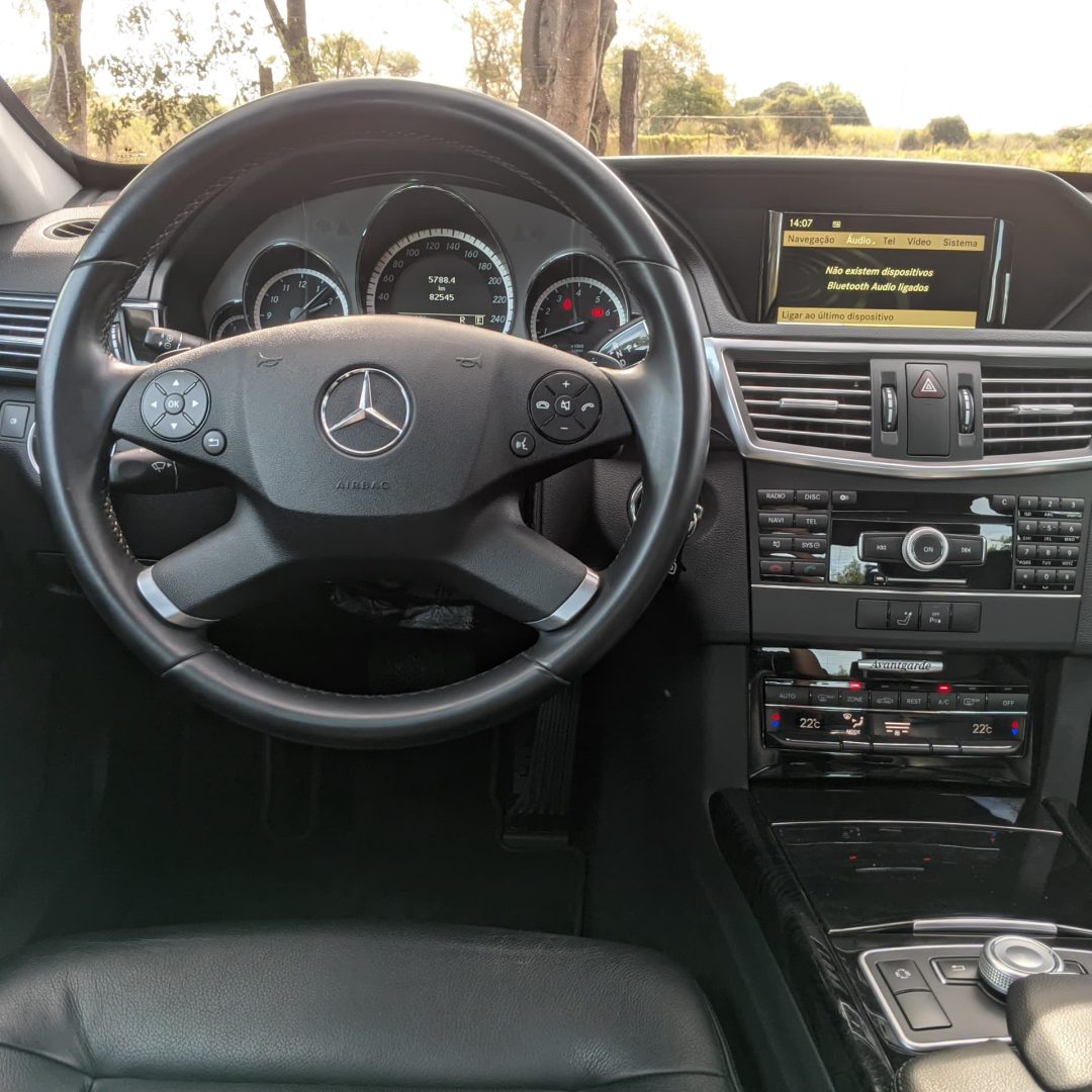17 E250 Avantgarde 1.8 CGI gasolina 2011
