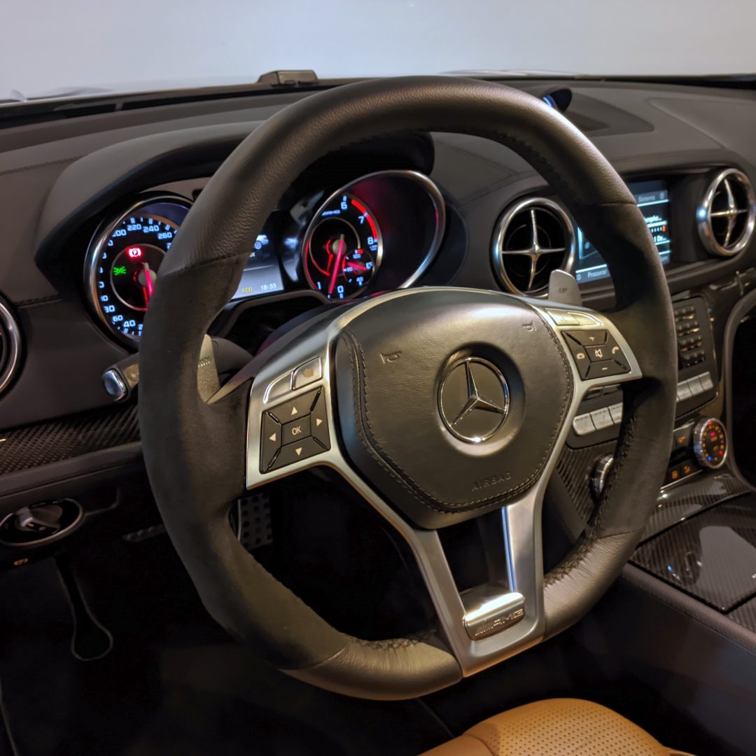 17 Mercedes-Benz SL63 AMG (P30) gasolina 2013