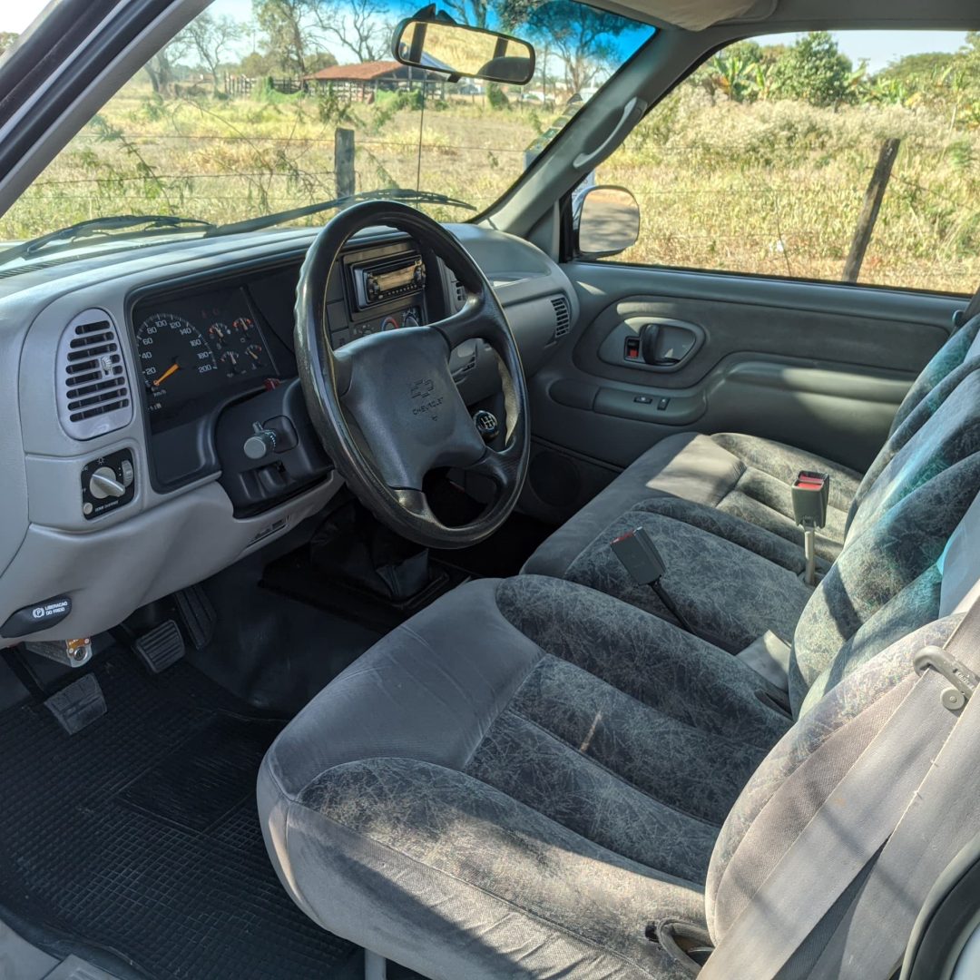 17 Silverado D20 diesel 2001