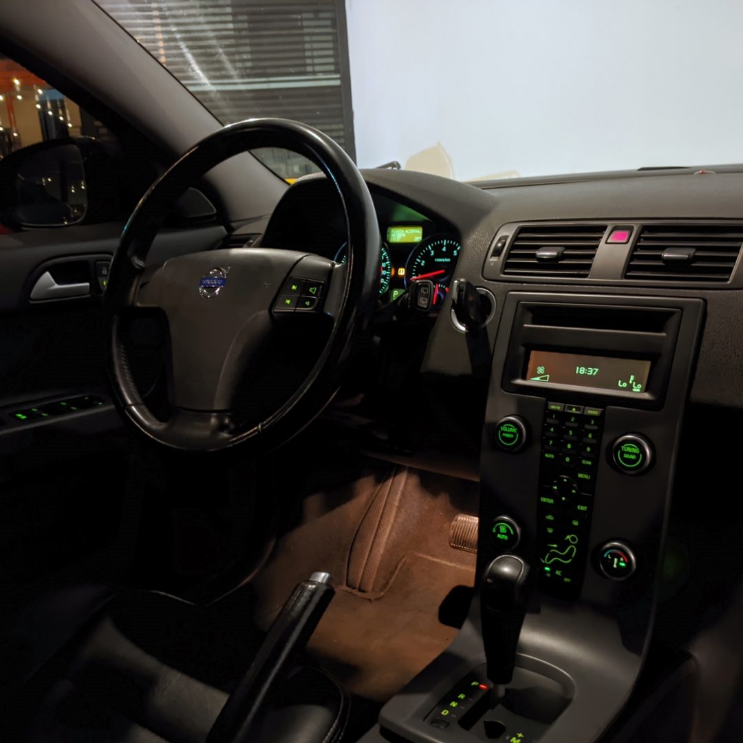 17 Volvo V50 2.0 gasolina 2010