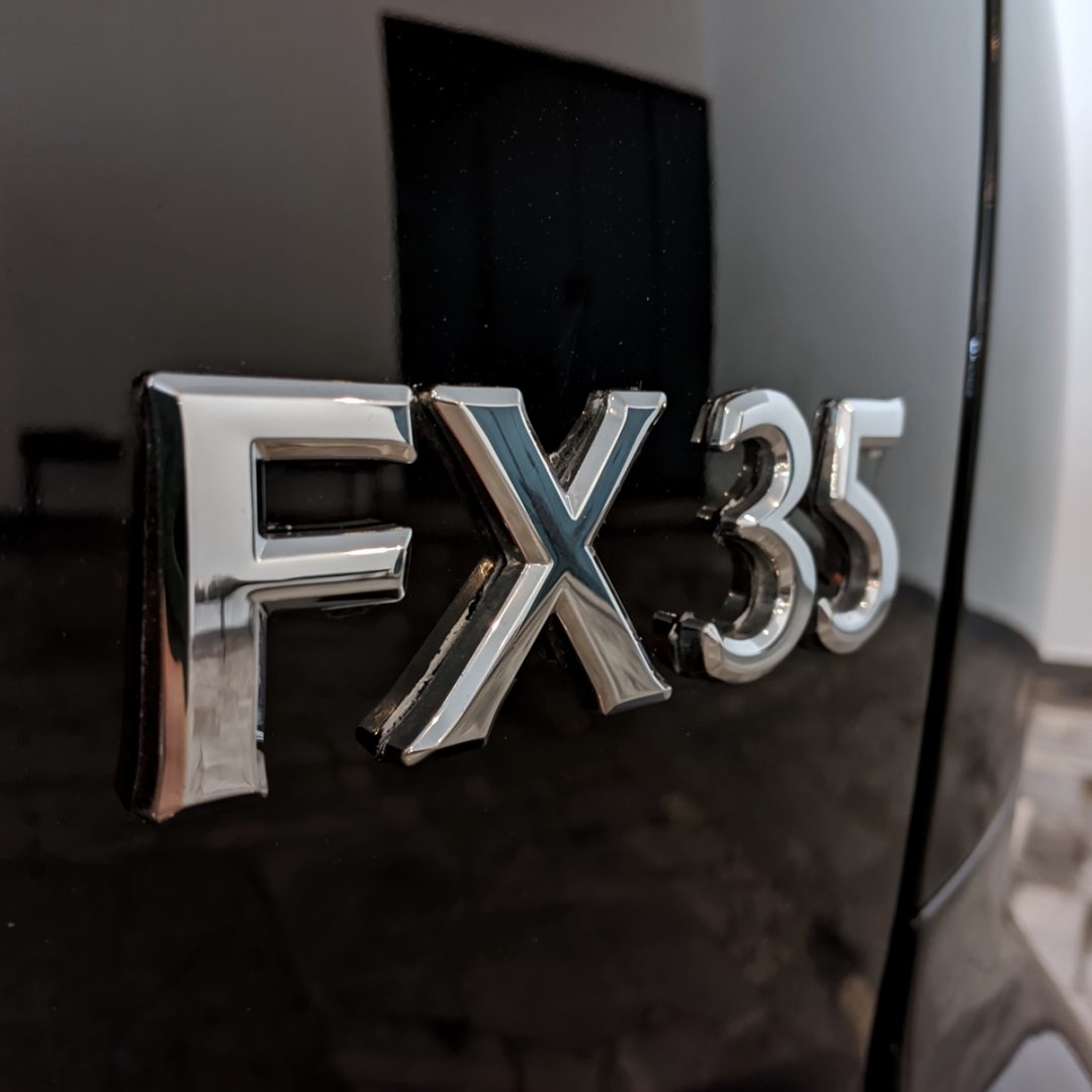 18 Infiniti FX35 V6 gasolina 2008