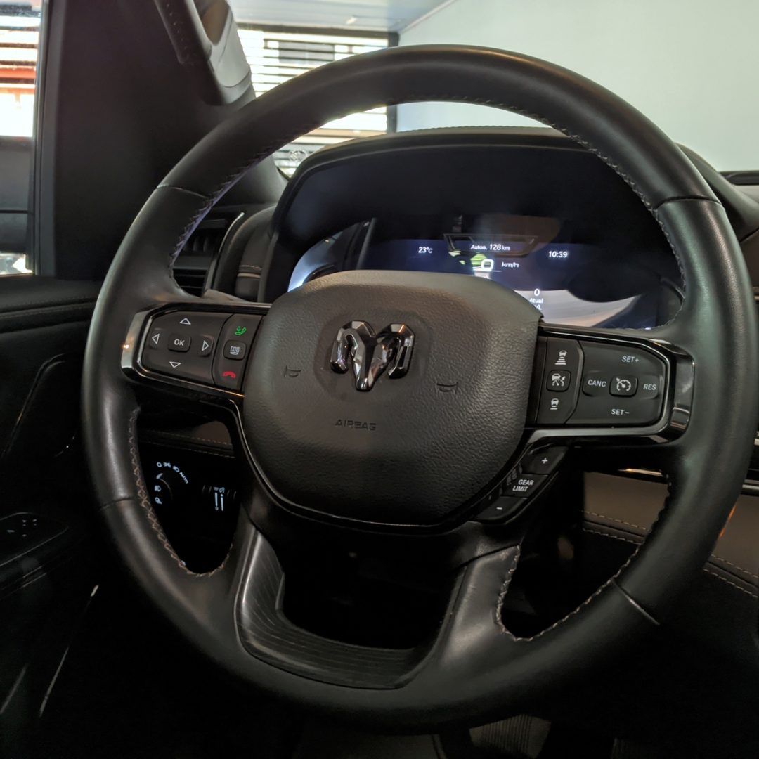 18 RAM 1500 LIMITED NIGHT EDITION V8 2024