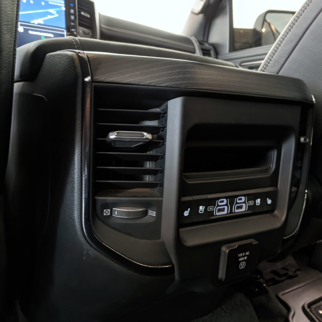 19 RAM 1500 LIMITED NIGHT EDITION V8 2024