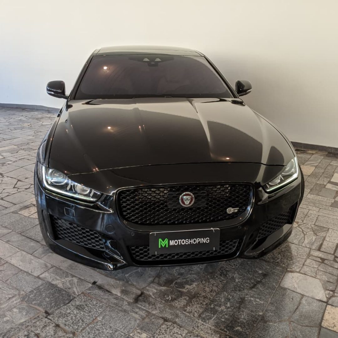 2 Jaguar XE S 3.0 gasolina 2017 2