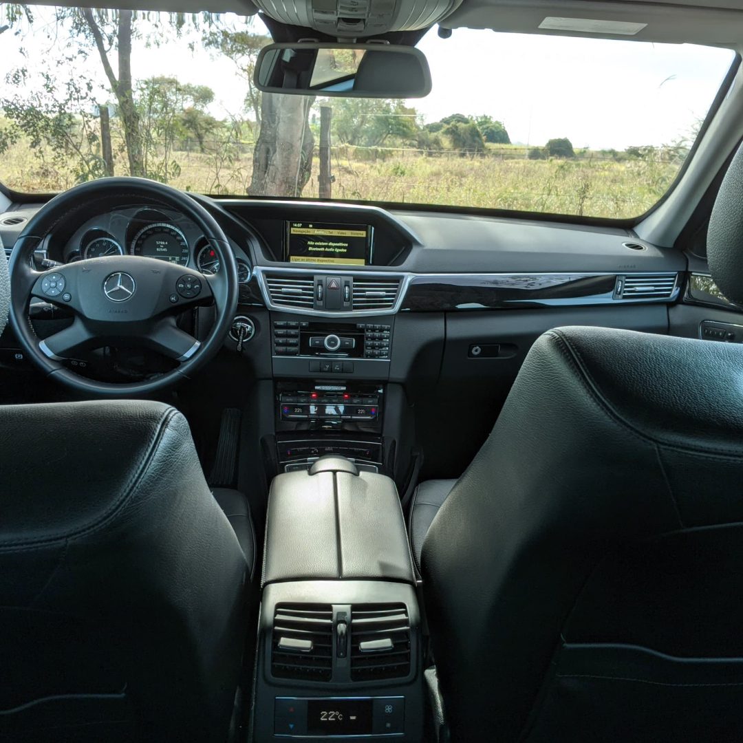 22 E250 Avantgarde 1.8 CGI gasolina 2011