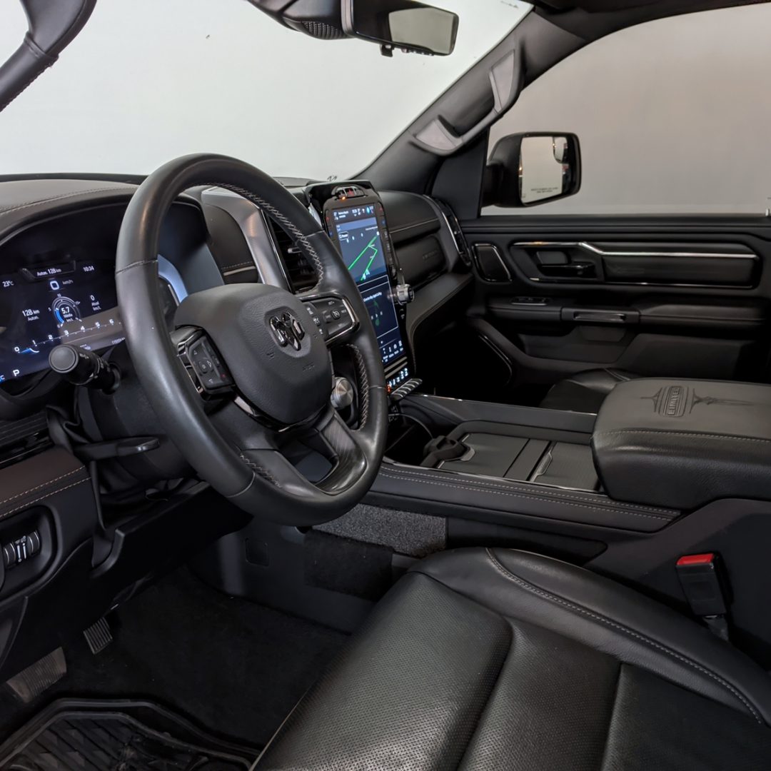 22 RAM 1500 LIMITED NIGHT EDITION V8 2024