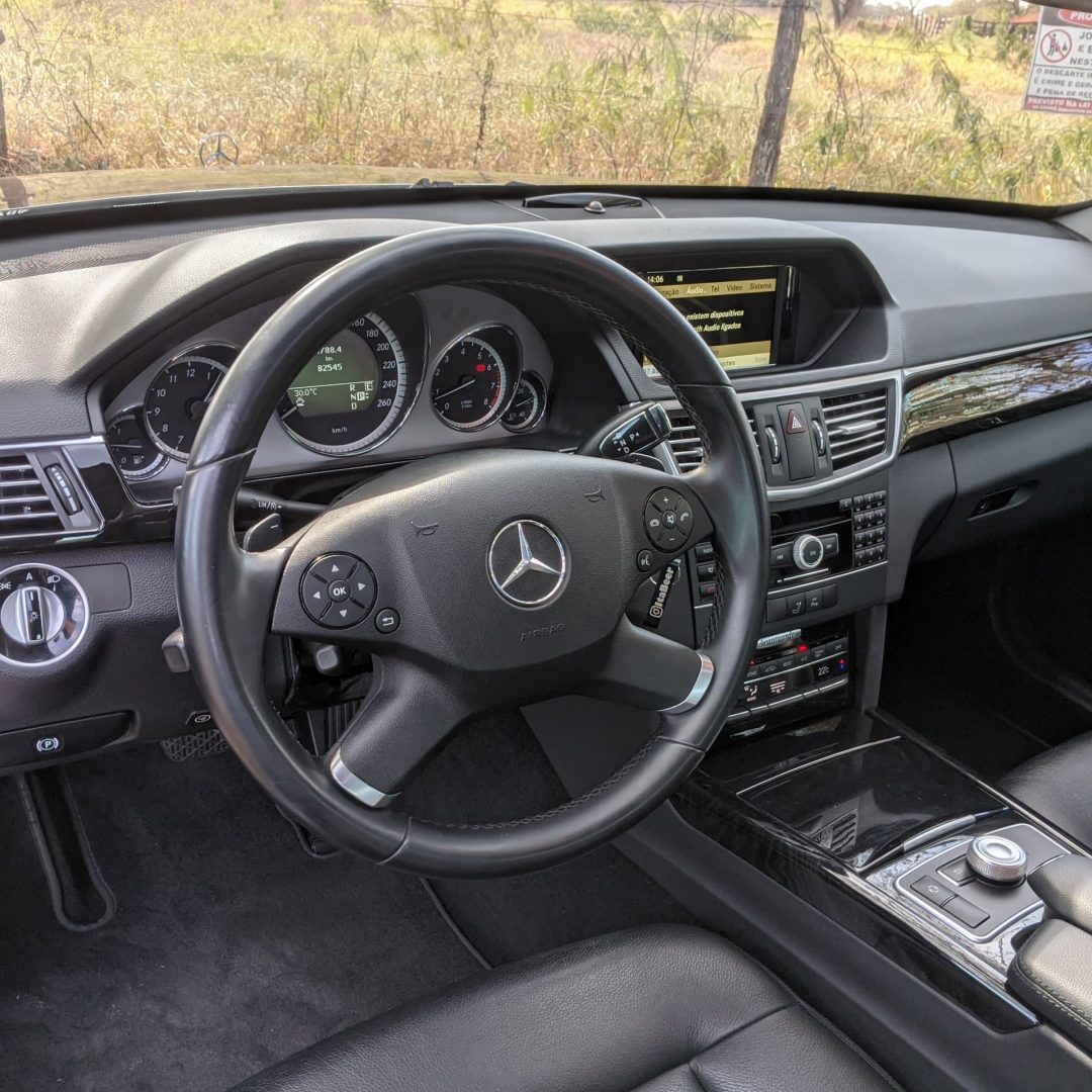 23 E250 Avantgarde 1.8 CGI gasolina 2011