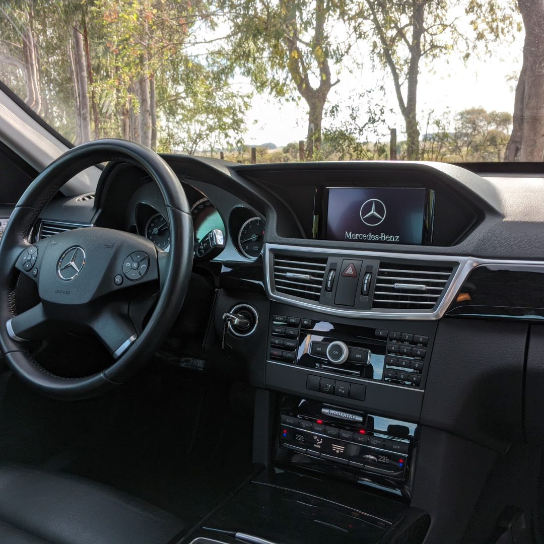 24 E250 Avantgarde 1.8 CGI gasolina 2011