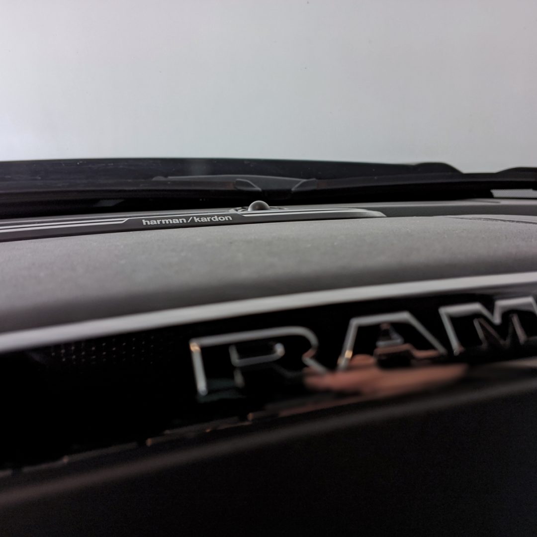 24 RAM 1500 LIMITED NIGHT EDITION V8 2024