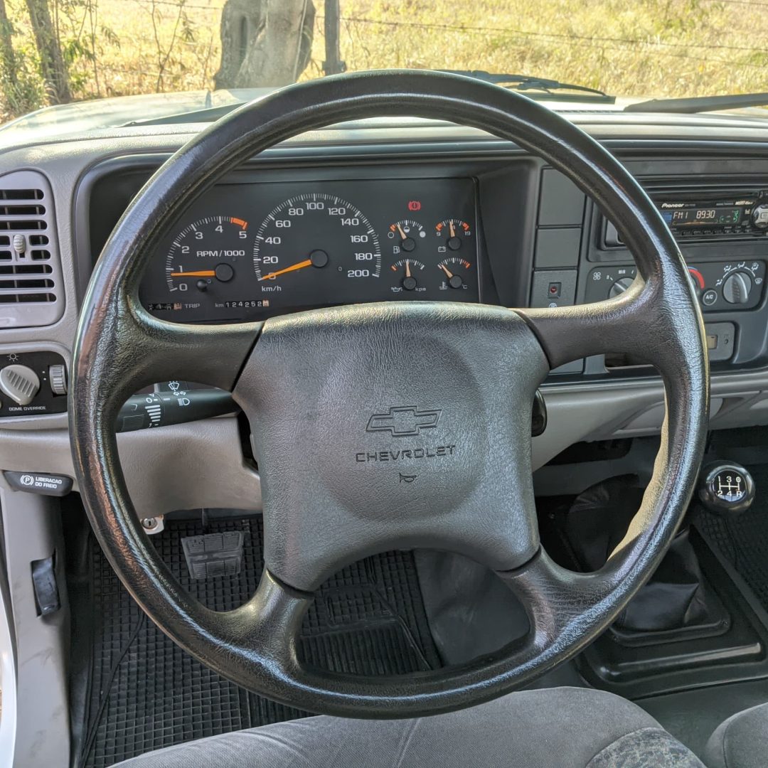 25 Silverado D20 diesel 2001