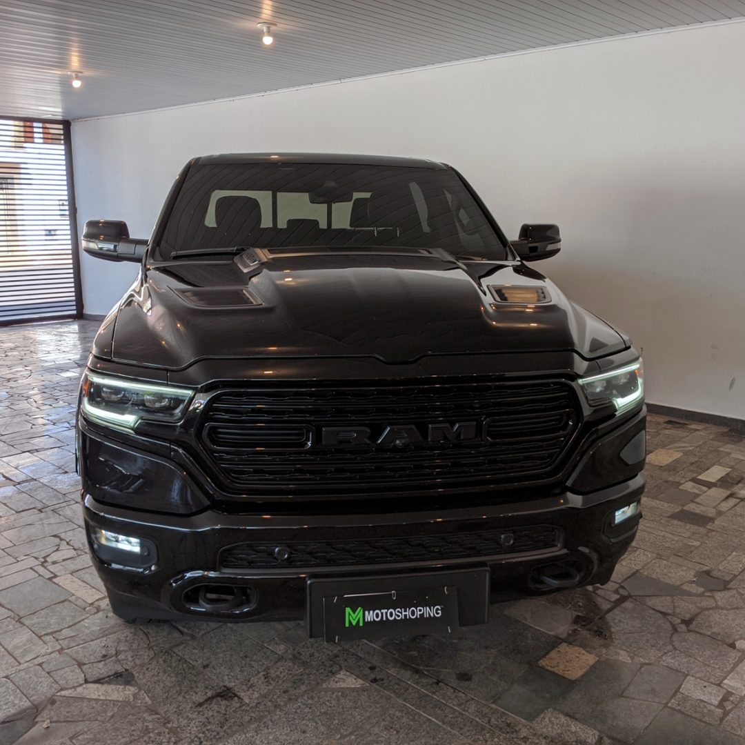 3 RAM 1500 LIMITED NIGHT EDITION V8 2024