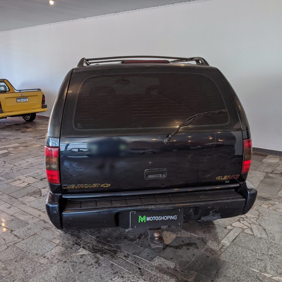 5 Blazer Executive 4.3 V6 gasolina 2000