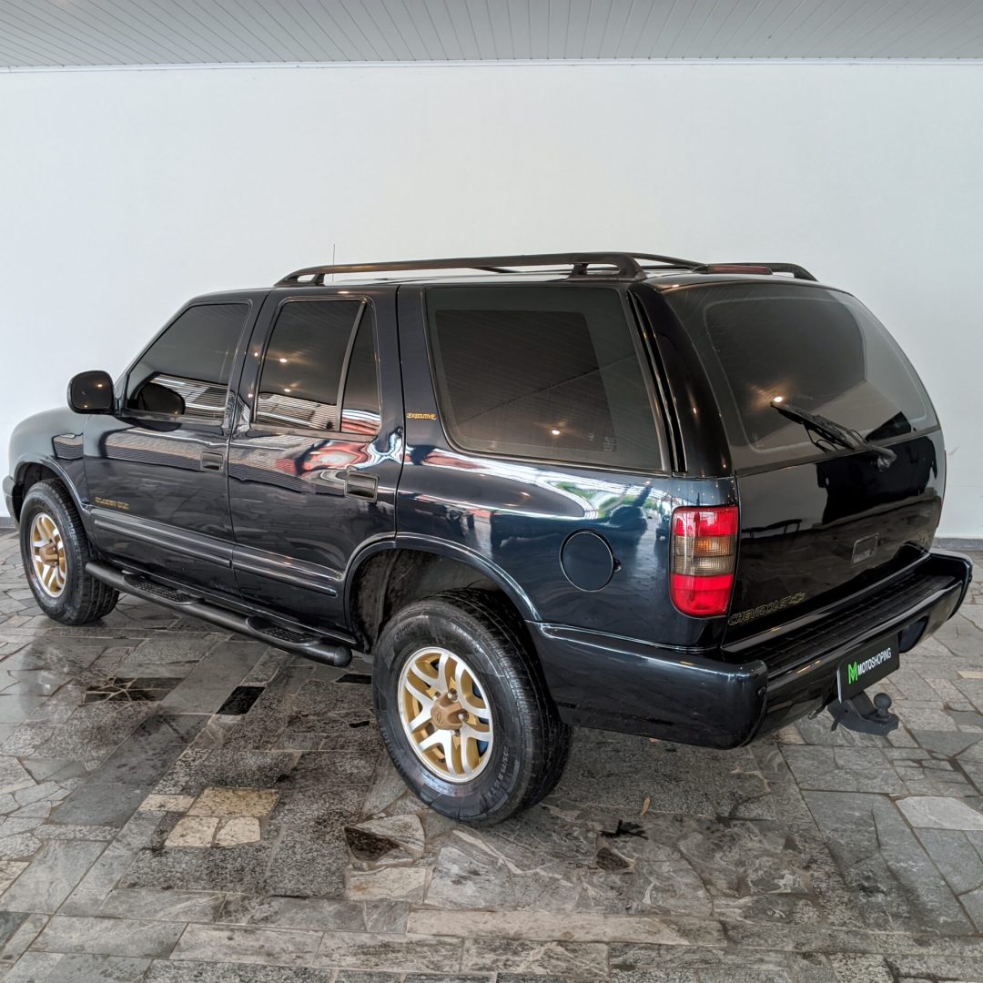 5 Blazer Executive 4.3 V6 gasolina 2000