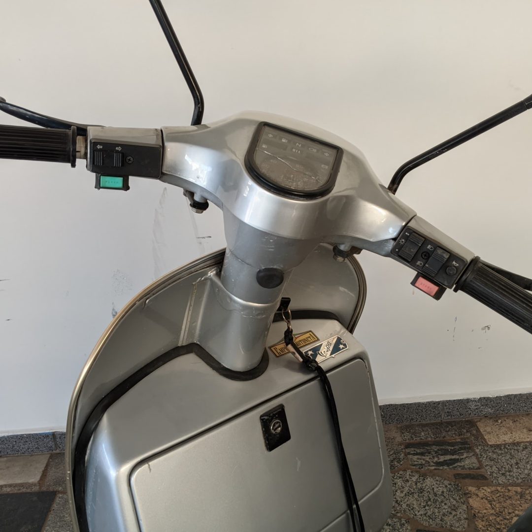 5 Vespa 200 gasolina 1987 2