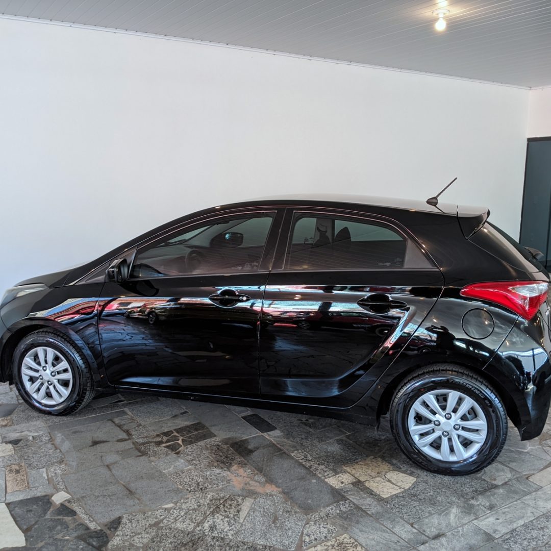 6 Hb20 Comfort Plus 1.0 flex 2015