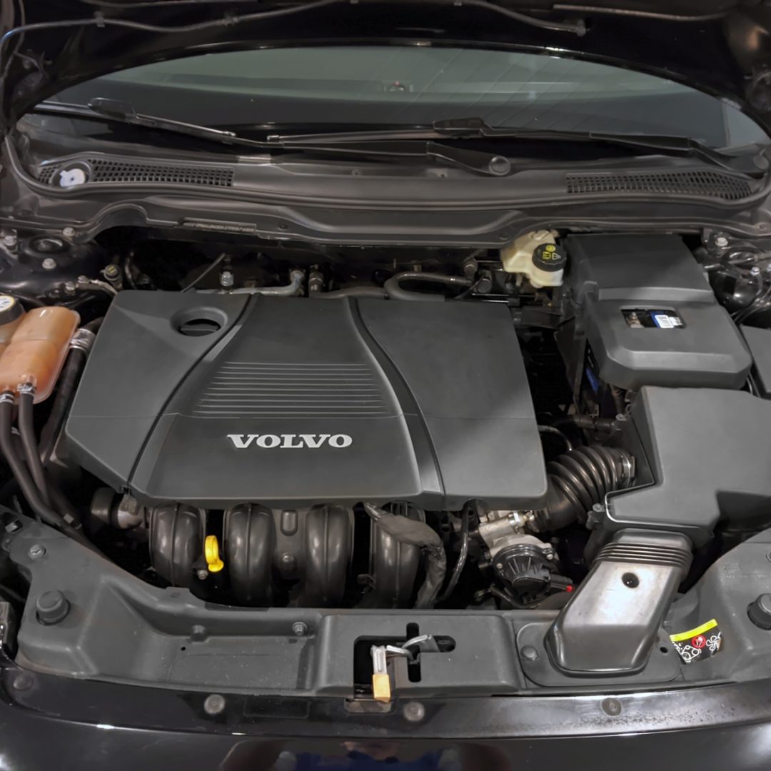 8 Volvo V50 2.0 gasolina 2010