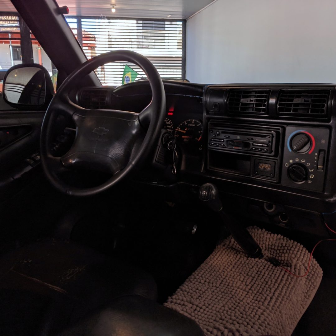 9 Blazer Executive 4.3 V6 gasolina 2000