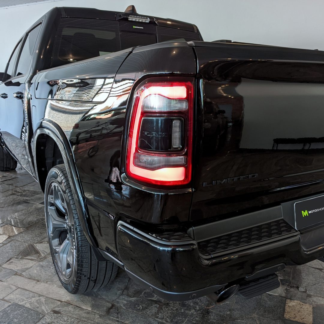 9 RAM 1500 LIMITED NIGHT EDITION V8 2024